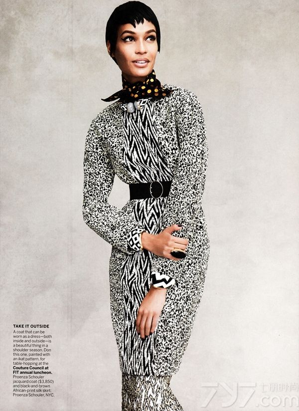 波多黎各短发美女琼·斯莫斯（Joan Smalls）《Vogue》美国版2013年9月刊时尚写真图片，由摄影师Patrick Demarchelier执镜，化妆师Camilla Nickerson造型。封面上，琼·斯莫斯给大家完美呈现了各种时尚奢华大衣，告诉大家这个秋天，外衣才是真正的服装主角。