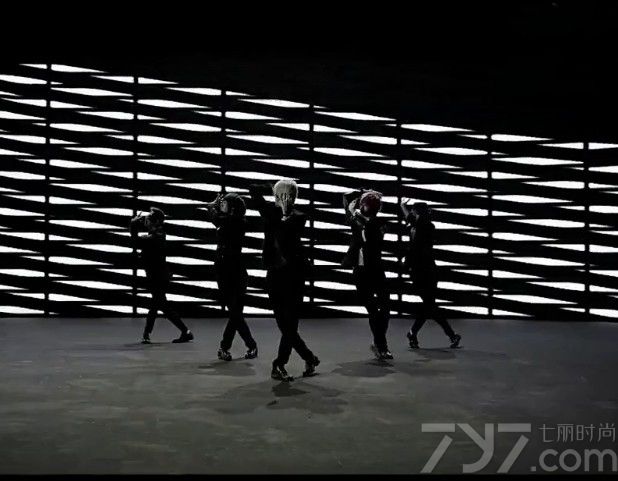 MBLAQ4日发表第五张迷你专辑《Sexy Beat》，主打曲《Smoky Girl》完整版MV公开！Primary、Zion.T和Simon D共同参与制作，与MBLAQ之前的音乐完成180度反转，展现和现偶像音乐截然不同的感觉。另外MBLAQ将于今晚7时举行新专辑Showcase，并展开全面的回归活动。