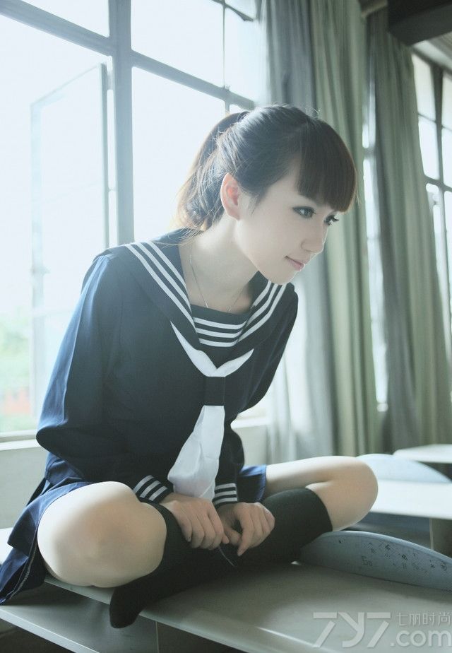 穿校服的小女生甜美写真 回看那些年青涩的女孩