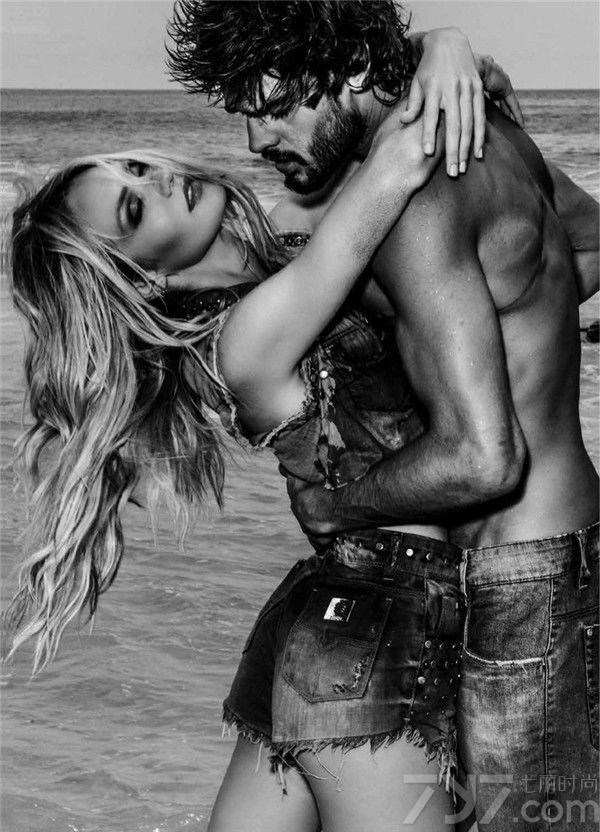 Osmoze Jeans 2015春夏广告大片，由南非超模坎蒂丝·斯瓦内普尔（Candice Swanepoel）与巴西猛男马龙.泰谢（Marlon Teixeira）共同演绎。该片在巴西Fernando de Noronha群岛拍摄完成，二人身穿该品牌性感服饰，你侬我侬相拥在一起，热辣无比！