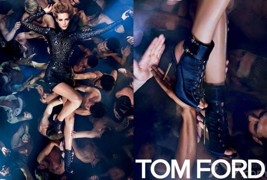 以上是半裸夜店Party Tom Ford2014春夏广告大片，营造出来的夜店狂野气息，众人衬托主角在舞池中，给人一种天下唯我是从的感觉。斯文的装束搭配野性的背景，给人一种不一样的视觉感。