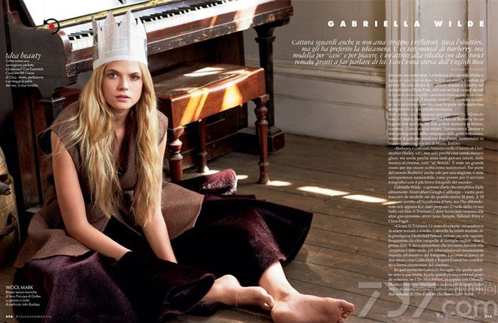 好莱坞新星加布瑞拉·王尔德（Gabriella Wilde）成为时尚杂志《ELLE》意大利版2013年11月刊封面女孩，由摄影师 Matt Jones掌镜，Alberto Zanoletti造型，发型师Marcia Lee，化妆师Valeria Ferreira。