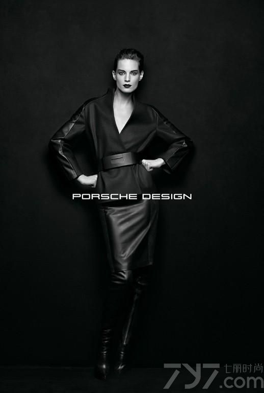 Porsche Design 发布2013秋冬时尚男装广告大片。Porsche Design是高档男士配件行业中的顶尖奢侈品牌之一。2013秋冬新款依旧展示了建筑设计线条，单品主要以黑色系为主，打造简约时尚风格。Porsche Design Studio的产品特点是具有清晰的外观、精细的选材以及结合了传统和现代工艺技术的制造。