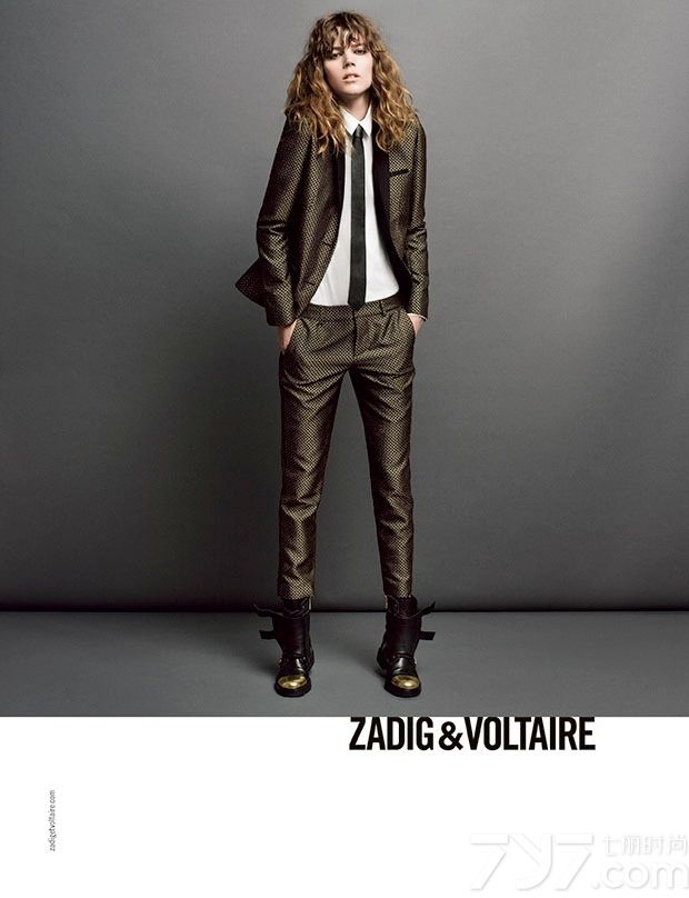 Zadig & Voltaire 发布2013秋冬时尚女装广告大片，此次大片由顶尖超模弗莱娅-贝阿·埃里克森 (Freja Beha Erichsen)演绎。Freja来自北欧的童话之国丹麦，身高178公分，是年轻一代非常有特点超级模特。Freja的五官很立体，不属于让人惊艳的类型。也不像GAMMA那样脆弱，但她看起来很舒服，没有距离感，在T台上很悠哉。