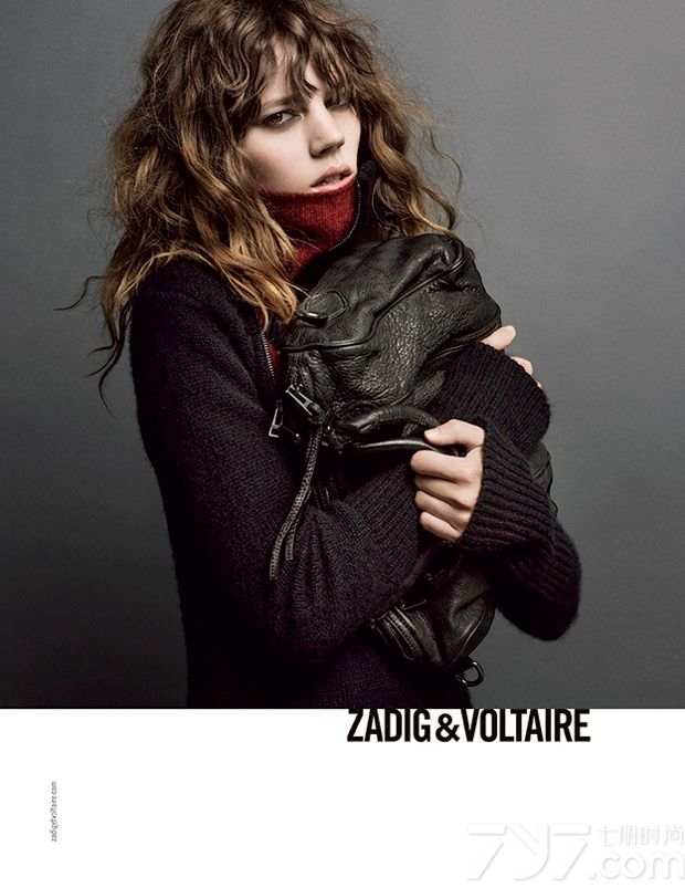 Zadig & Voltaire 发布2013秋冬时尚女装广告大片，此次大片由顶尖超模弗莱娅-贝阿·埃里克森 (Freja Beha Erichsen)演绎。Freja来自北欧的童话之国丹麦，身高178公分，是年轻一代非常有特点超级模特。Freja的五官很立体，不属于让人惊艳的类型。也不像GAMMA那样脆弱，但她看起来很舒服，没有距离感，在T台上很悠哉。