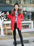 韩国模特街拍示范冬装搭配 棉服也能穿出时尚感