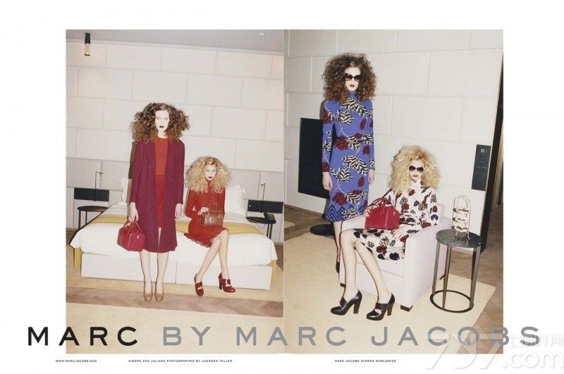 MARC BY MARC JACOBS 发布2013秋冬时尚女装广告大片。此次大片再次由德国摄影师Juergen Teller 掌镜，Giedre Kiaulenaite, Juliana Schurig 和Philip Kesselev等模特共同演绎。Marc Jacobs品牌年轻时尚，走在潮流的前沿。70年代灵感的廓形，在镜头下的模特们以一头复古卷发为我们展示复古之美。带来华丽感的同时，也并没有破坏整体纯洁的气质，为少女造型增添了纯净的光芒。