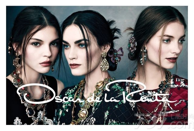 Oscar de la Renta 2013秋冬时尚女装广告大片 ，由超模蝴蝶夫人Patrycja Gardygajlo,俄罗斯模特新秀凯特·B (Kate Bogucharskaia)以及Iris Van Berne 联合演绎，顶级名人摄影师Norman Jean Roy掌镜。奥斯卡·德拉伦塔是备受社交界尊崇的时装品牌，经营的时装品类繁多，其中高级时装和晚礼服最为有名。