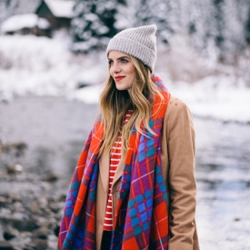 Julia Engel：一条围巾给与白雪一抹暖色